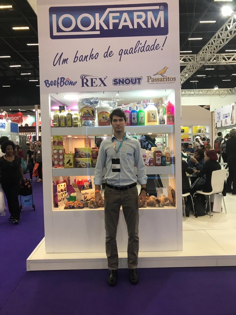 Estande Lookfarm com o slogan Um banho de qualidade