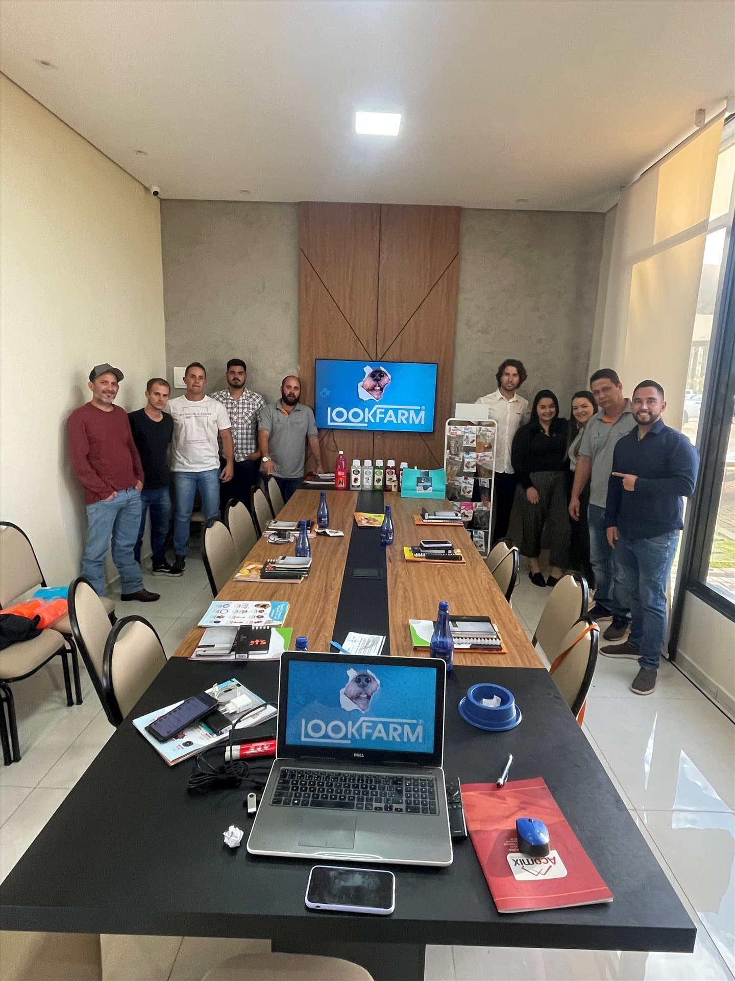 Reunião ampliada da equipe Lookfarm com parceiros